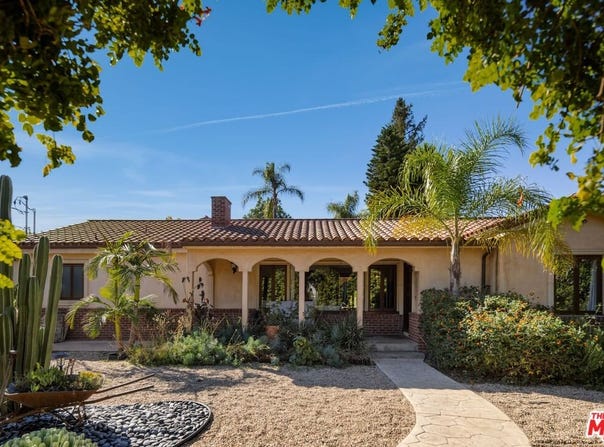 13800 Erwin St, Van Nuys, CA 91401