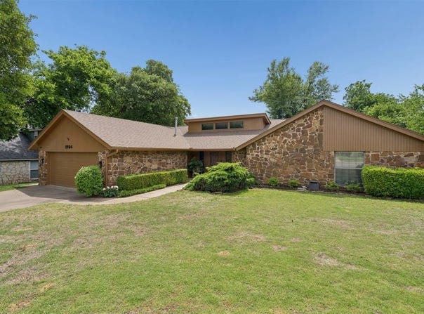 1704 Seminole Drive, Edmond, OK 73013