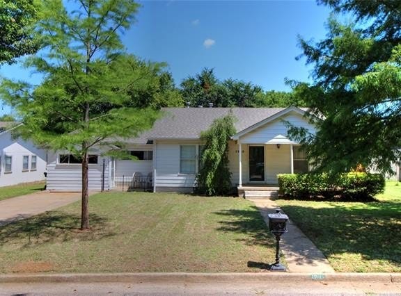 1810 W Cedar Street, Durant, OK 74701