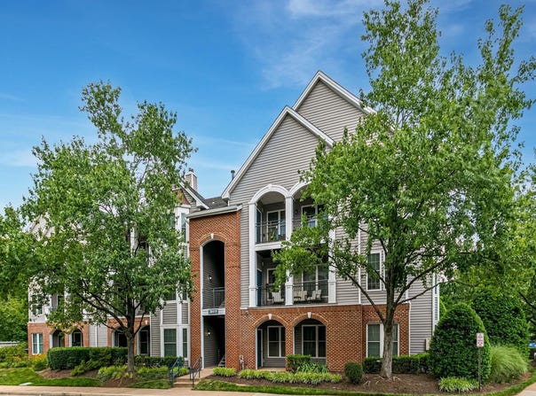 20419 RIVERBEND SQ #202, STERLING, VA 20165
