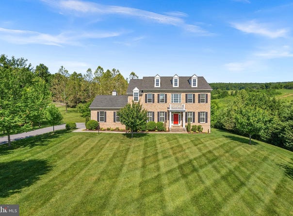 35124 GREYFRIAR Drive, ROUND HILL, VA 20141