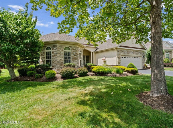 11 Sanibel Lane, Barnegat, NJ 08005