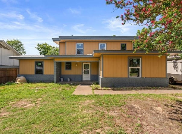 708 E Commerce Street, Mexia, TX 76667
