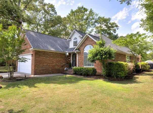 256 Ridge Lake Drive, Manning, SC 29102
