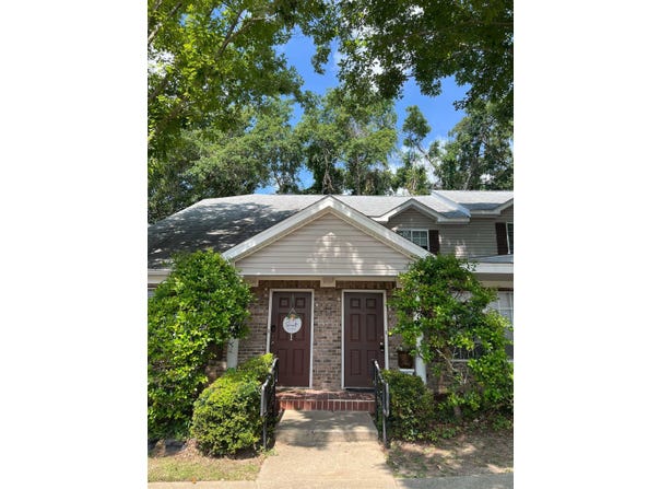 2738 W Tharpe Street unit: 902, Tallahassee, FL 32303