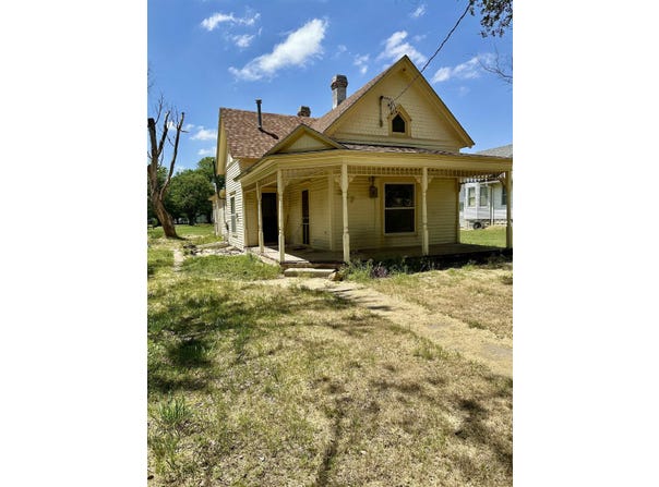327 S 2nd St, Osborne, KS 67473