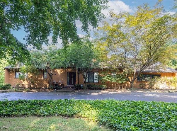 5241 Som Center Road, Solon, OH 44139