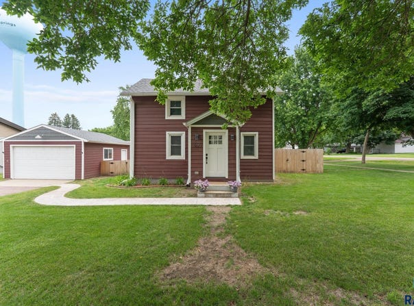 600 Sunnyside Ave, Valley Springs, SD 57068
