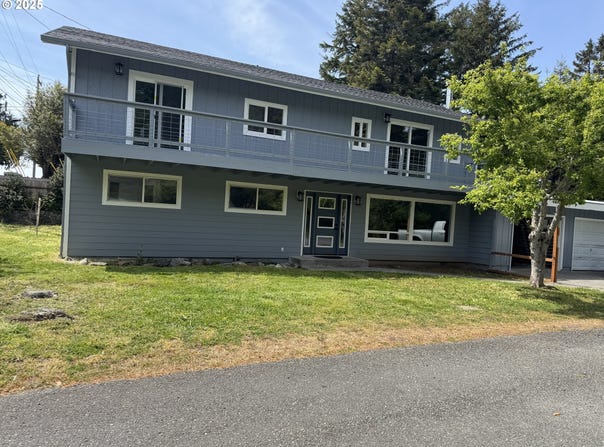 29700 PARK DR, Gold Beach, OR 97444