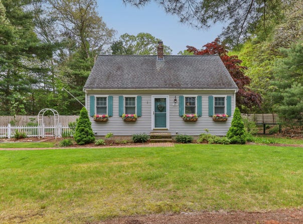 195 Knotty Pine Lane, Centerville, MA 02632