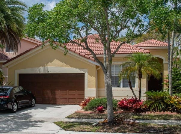 618 Bald Cypress Rd, Weston, FL 33327