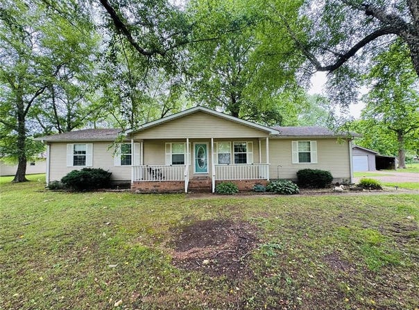 305 Harrison Lane, Poplar Bluff, MO 63901