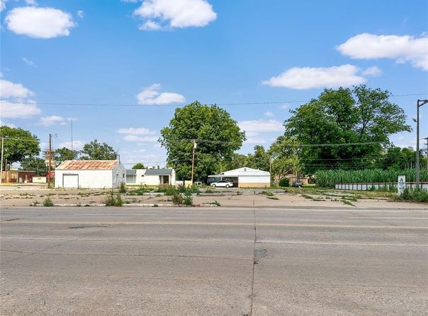 202 S 4th Street, Sayre, OK 73662