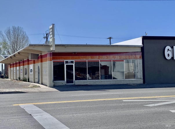 1058 Overland Ave, Burley, ID 83318