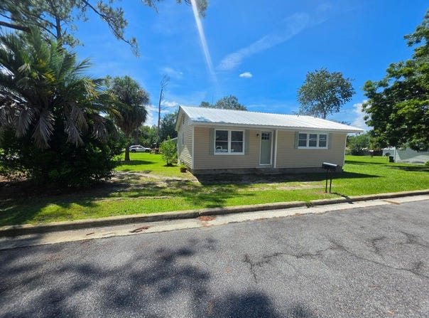 407 Bullock Ave, Nashville, GA 31639