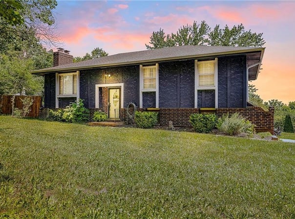 4252 SE Valleyview Lane, Holt, MO 64048