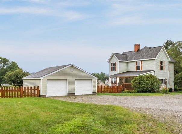 137 Carmichaels St, Dry Tav/Rices Landing, PA 15357
