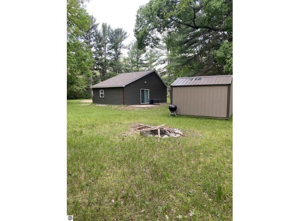 9818 Rapid City Road NW, Rapid City, MI 49676