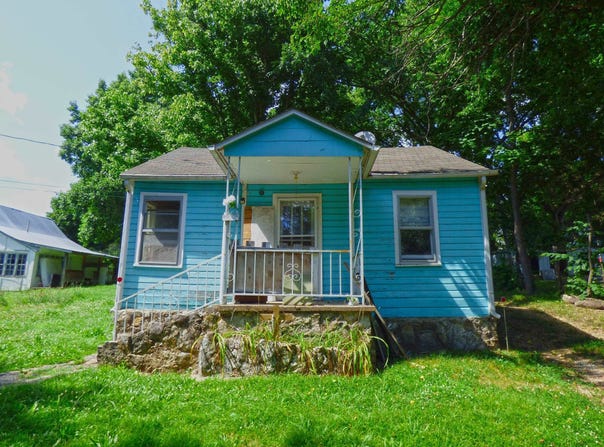 102 E Second Street, Hardy, AR 72542