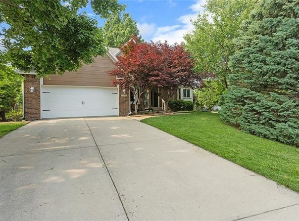 2432 SE 6TH Street, Lee's Summit, MO 64063