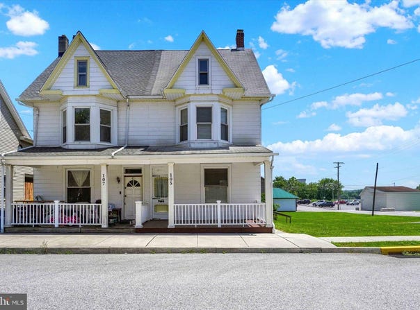 105 N YORK ST, ETTERS, PA 17319