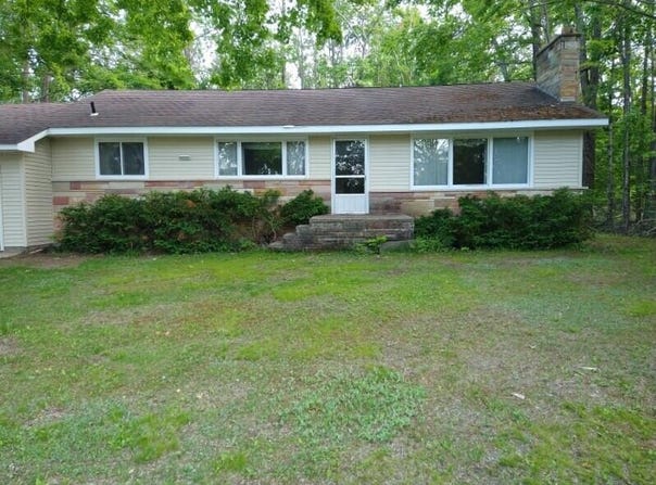 1427 E Lacomb Road, Alpena, MI 49707