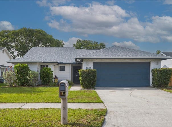 8743 HAMPDEN DRIVE, TAMPA, FL 33626