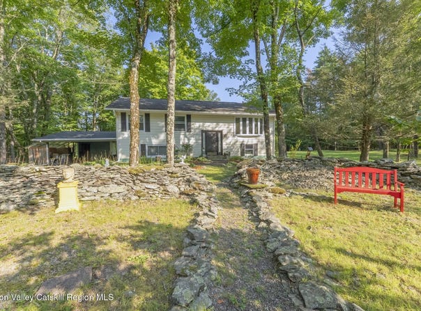 12 Arnold Drive, Woodstock, NY 12498