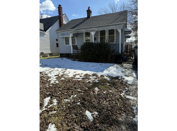 528 E Coy Avenue, Hazel Park, MI 48030