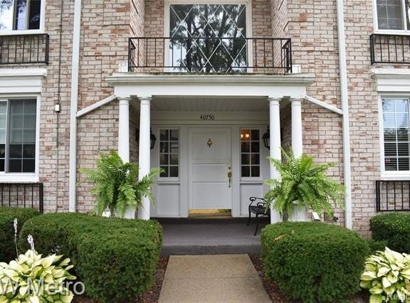 40750 Woodward Avenue, Bloomfield Hills, MI 48304