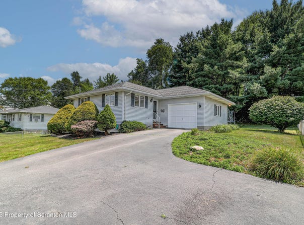 3717 Wylam Avenue, Moosic, PA 18507
