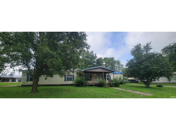 1207 Meagher Street, St. Francisville, IL 62460