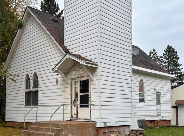 711 Tobin Ave, Channing, MI 49815