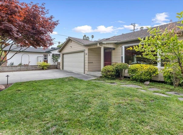 33 Asta DR, LA SELVA BEACH, CA 95076