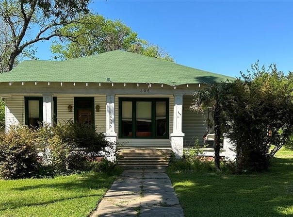 305 Quitman Street, Pittsburg, TX 75686