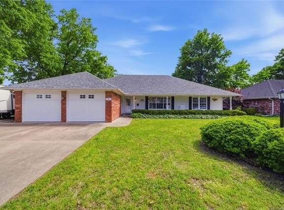 620 Grove Crest Road, Pryor, OK 74361