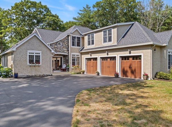 4 Harbor Side Drive, York, ME 03909