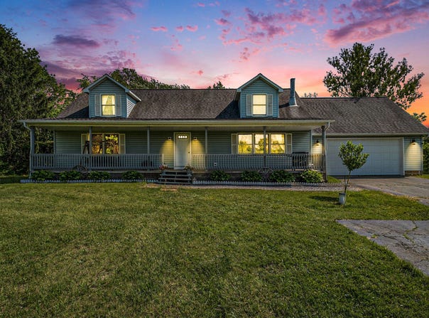 4050 Oakwood Road, Ortonville, MI 48462