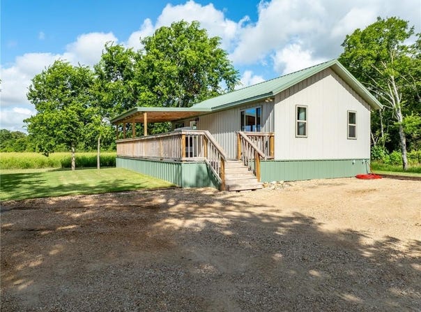 111 S Oak Street, Rosebud, TX 76570