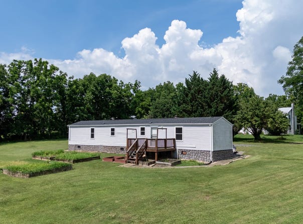 645 BARBERSHOP RD, EDINBURG, VA 22824