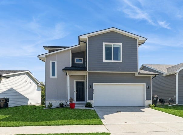 2109 Ammann Drive, Adel, IA 50003