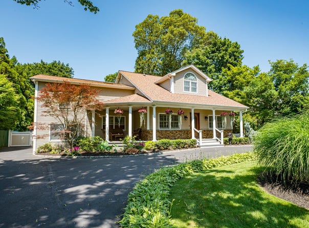 122 Cambon Avenue, Saint James, NY 11780