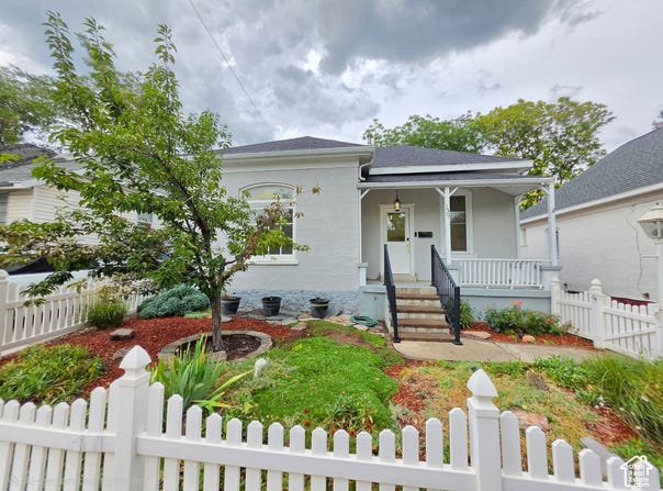 139 S DOOLEY Ct, Salt Lake City, UT 84102