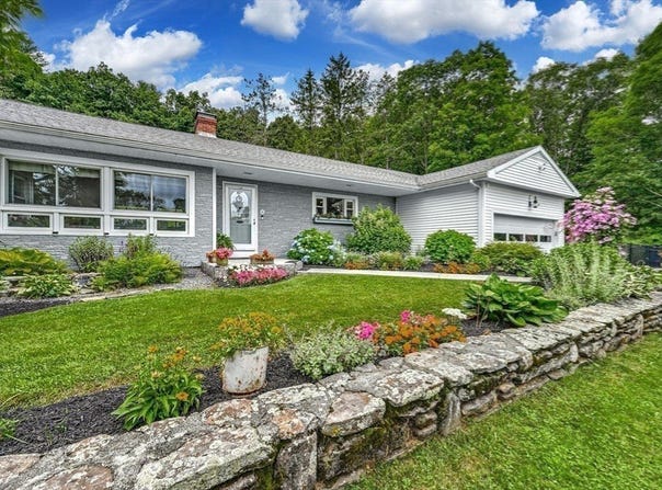 6 Black Hill Rd, Paxton, MA 01612