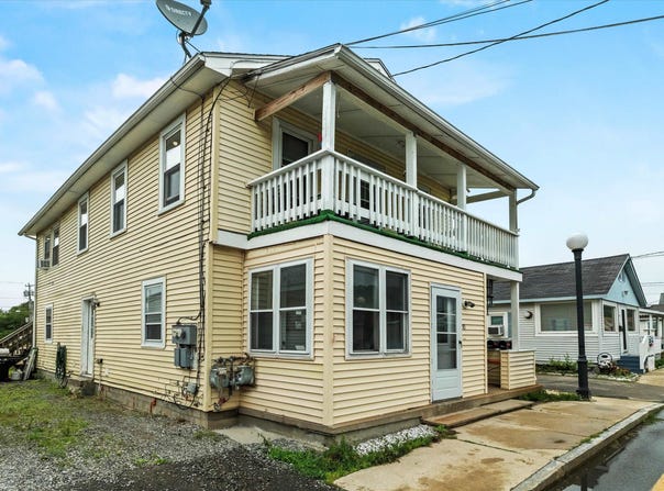 50 Highland Avenue, Hampton, NH 03842