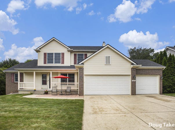 1609 Royal Crescent Drive, Holt, MI 48842