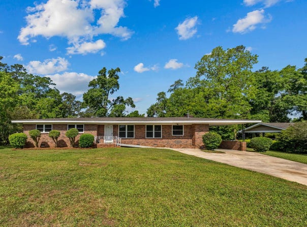 1106 Richardson Road, Tallahassee, FL 32301