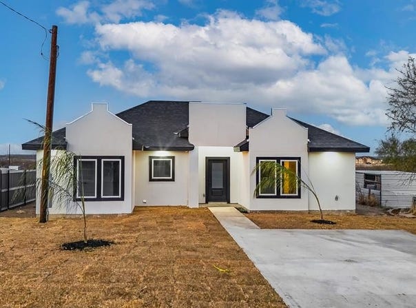 260 Park St, Eagle Pass, TX 78852