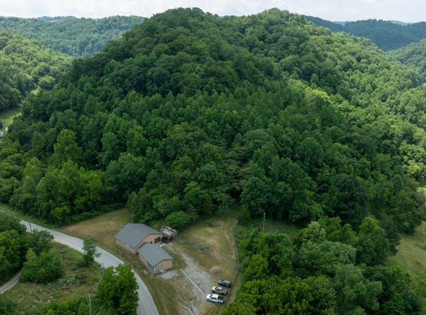496 River Road, Sneedville, TN 37869