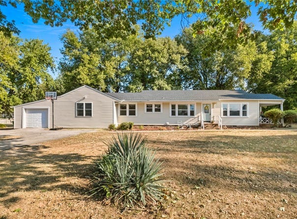 148 White Street, Farmington, AR 72730